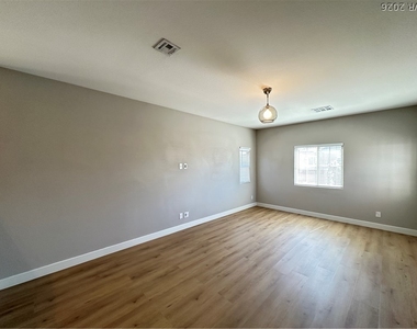 5869 Amber Mesa Street - Photo Thumbnail 17