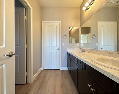 5869 Amber Mesa Street - Photo Thumbnail 14