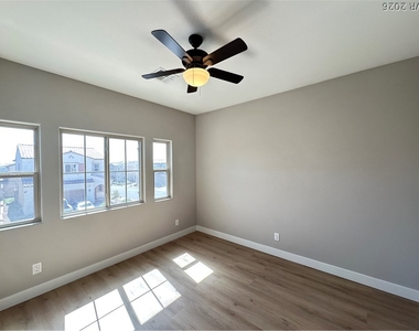 5869 Amber Mesa Street - Photo Thumbnail 11