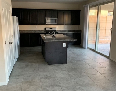 933 Kimbark Avenue - Photo Thumbnail 5