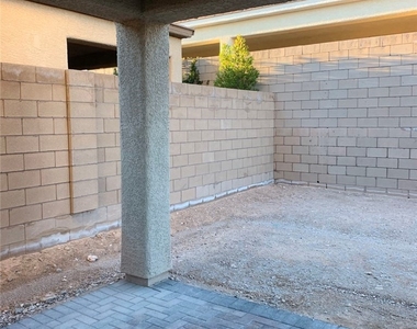 933 Kimbark Avenue - Photo Thumbnail 11
