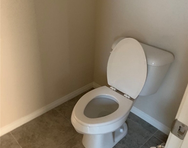 933 Kimbark Avenue - Photo Thumbnail 20