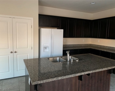 933 Kimbark Avenue - Photo Thumbnail 9