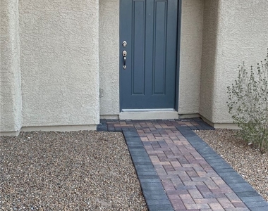933 Kimbark Avenue - Photo Thumbnail 1