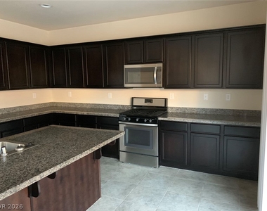 933 Kimbark Avenue - Photo Thumbnail 10