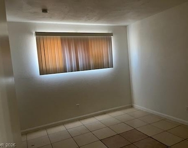 1423 Sombrero Drive - Photo Thumbnail 4