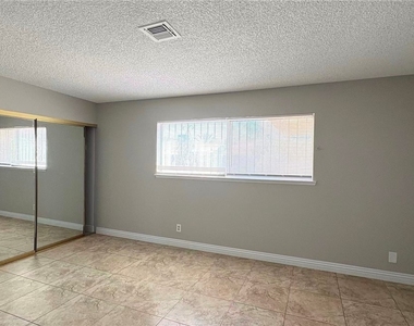 3564 Redwood Street - Photo Thumbnail 11