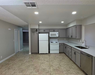 3564 Redwood Street - Photo Thumbnail 8