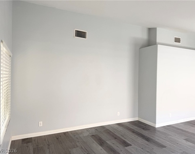 9352 Morehouse Place - Photo Thumbnail 3