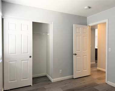 9352 Morehouse Place - Photo Thumbnail 16
