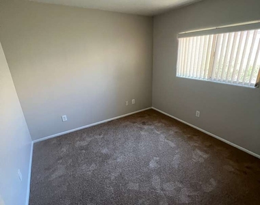 5099 Aesop Avenue - Photo Thumbnail 16