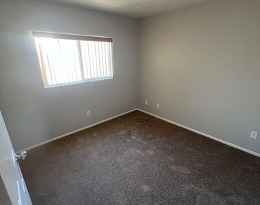 5099 Aesop Avenue - Photo Thumbnail 21