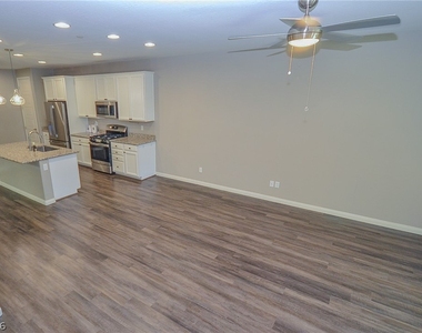 541 Tokopah Falls Street - Photo Thumbnail 13