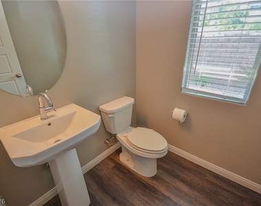 541 Tokopah Falls Street - Photo Thumbnail 14