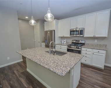 541 Tokopah Falls Street - Photo Thumbnail 6