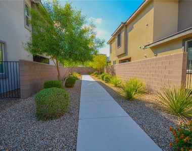 541 Tokopah Falls Street - Photo Thumbnail 3