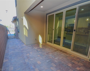 541 Tokopah Falls Street - Photo Thumbnail 12