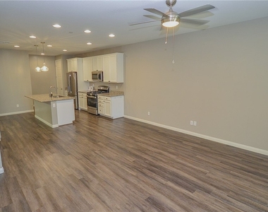 541 Tokopah Falls Street - Photo Thumbnail 27