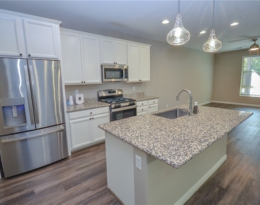 541 Tokopah Falls Street - Photo Thumbnail 8