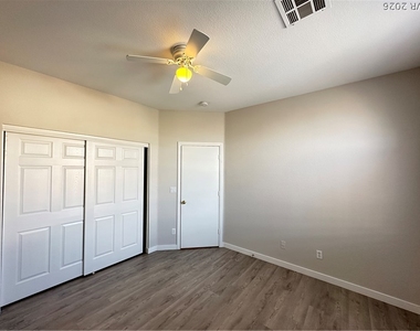 10191 Splendor Ridge Avenue - Photo Thumbnail 20