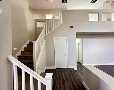 10191 Splendor Ridge Avenue - Photo Thumbnail 13