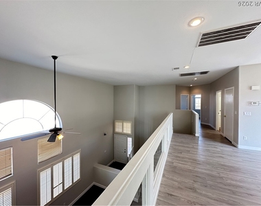 10191 Splendor Ridge Avenue - Photo Thumbnail 14
