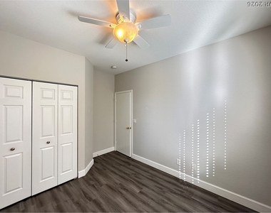 10191 Splendor Ridge Avenue - Photo Thumbnail 8