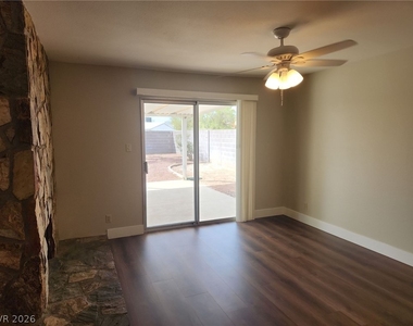 7221 Frank Borman Avenue - Photo Thumbnail 8