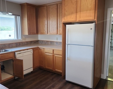7221 Frank Borman Avenue - Photo Thumbnail 11