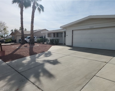 7221 Frank Borman Avenue - Photo Thumbnail 2