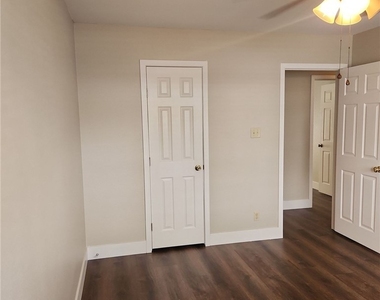 7221 Frank Borman Avenue - Photo Thumbnail 20