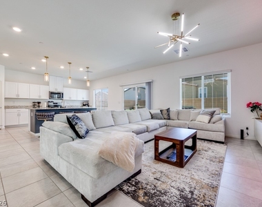 10963 Preston Trails Avenue - Photo Thumbnail 22