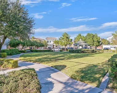 10402 September Flower Street - Photo Thumbnail 28