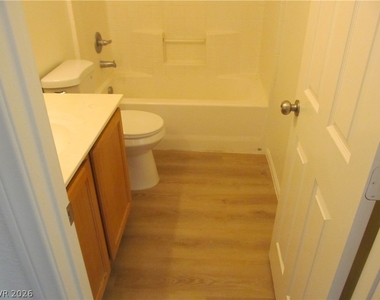 7471 Nicklin Street - Photo Thumbnail 17