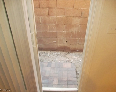 7471 Nicklin Street - Photo Thumbnail 11