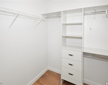 11320 Nalleta Springs Street - Photo Thumbnail 22
