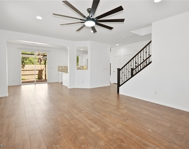 11320 Nalleta Springs Street - Photo Thumbnail 5