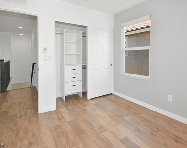 11320 Nalleta Springs Street - Photo Thumbnail 24