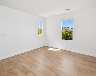 11320 Nalleta Springs Street - Photo Thumbnail 17