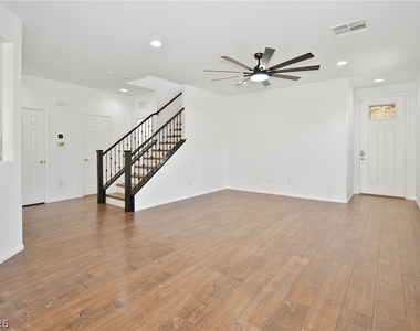 11320 Nalleta Springs Street - Photo Thumbnail 6