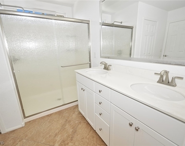 11320 Nalleta Springs Street - Photo Thumbnail 21