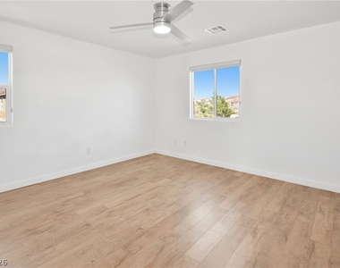 11320 Nalleta Springs Street - Photo Thumbnail 19