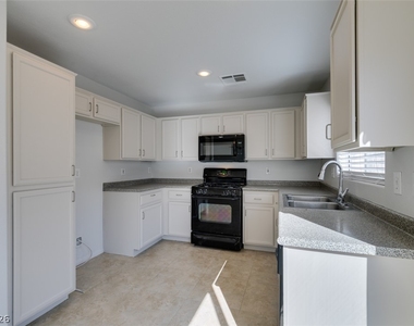 868 Blue Rosalie Place - Photo Thumbnail 16