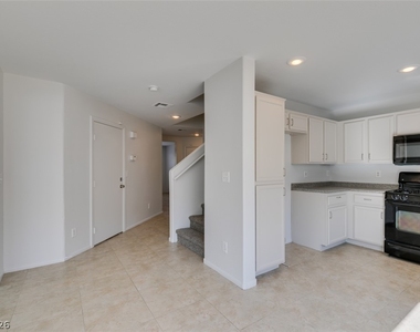 868 Blue Rosalie Place - Photo Thumbnail 15