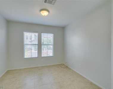 868 Blue Rosalie Place - Photo Thumbnail 4