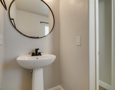 8909 Houston Ridge Avenue - Photo Thumbnail 26