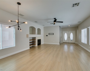 8909 Houston Ridge Avenue - Photo Thumbnail 14