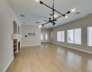 8909 Houston Ridge Avenue - Photo Thumbnail 11