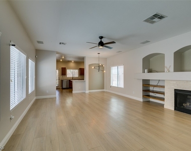 8909 Houston Ridge Avenue - Photo Thumbnail 25