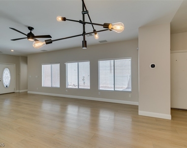 8909 Houston Ridge Avenue - Photo Thumbnail 12